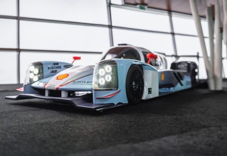 デルフトの学生が、持続可能な水素を動力源とする新しいレーシングカーを発表(Delft students present new sustainable hydrogen-powered racing car)