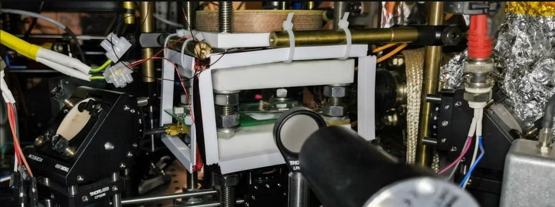 量子世界への窓を開く：新たな実験装置による量子研究（Opening a window into the quantum world）
