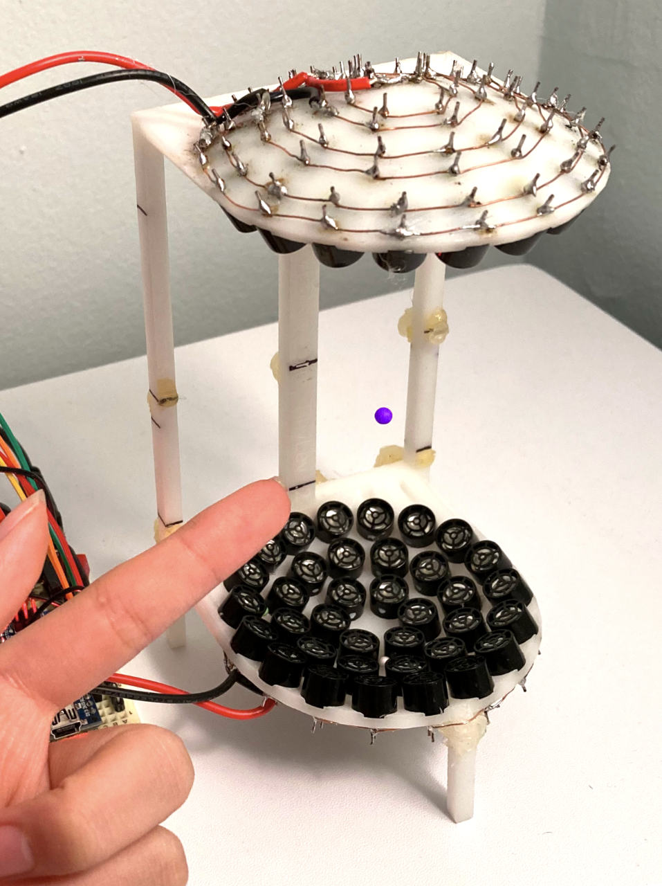 手に持てる「浮遊する時間結晶」を発見（Scientists Discover “Levitating” Time Crystals that You Can Hold in Your Hand）