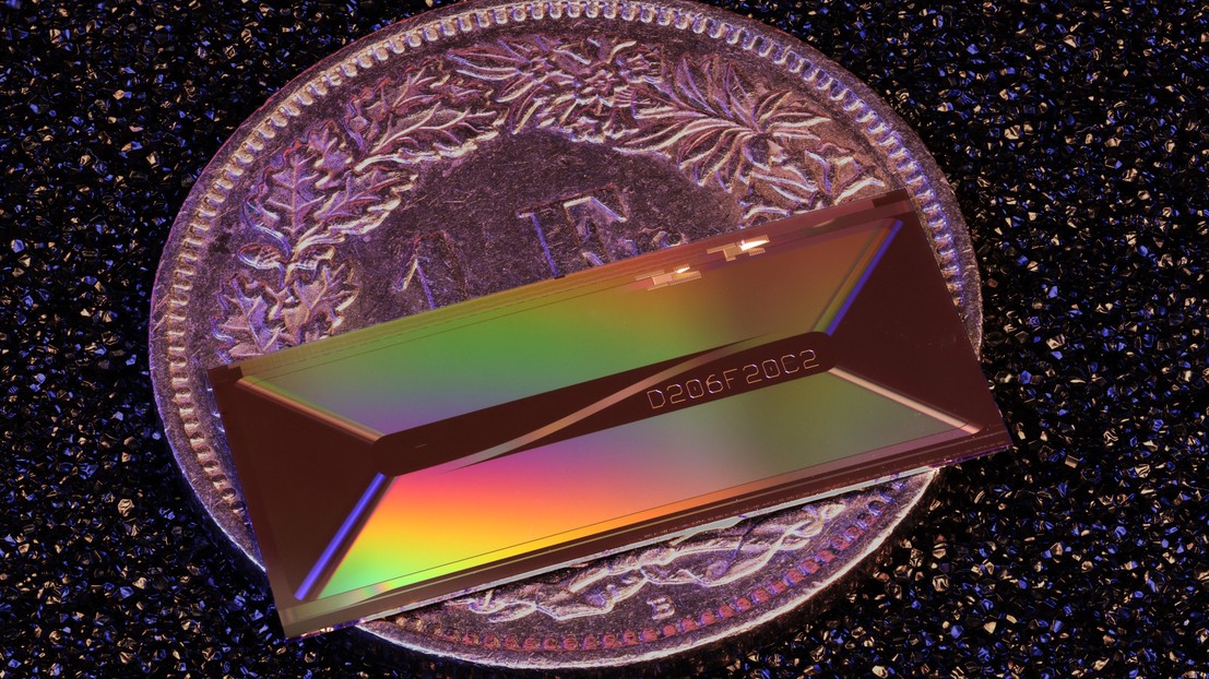 超高速レーザーをチップ上に実装（A Ultrafast Laser on a Chip）