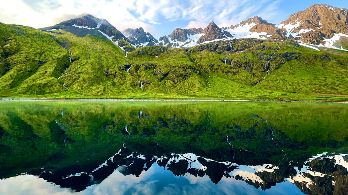 アリューシャン列島の大規模隆起の直接証拠を発見（Shifting tectonic plates gave Alaska’s Aleutian Islands a later-life lift）