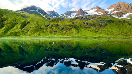 アリューシャン列島の大規模隆起の直接証拠を発見（Shifting tectonic plates gave Alaska’s Aleutian Islands a later-life lift）