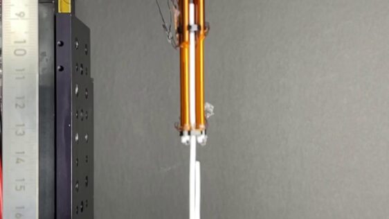 糸のようなモーターを開発（Researchers design a motor that looks like a thread）